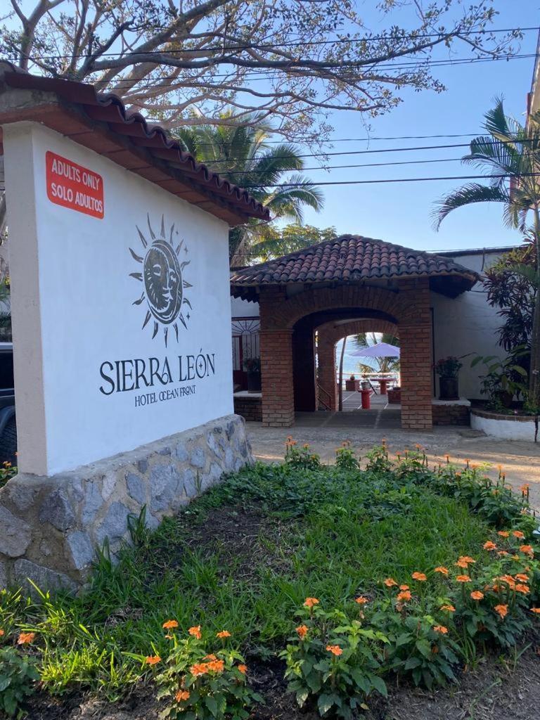 Traditional Sierra Leon Oceanfront Rooms - Adults Only プエルトバラータ エクステリア 写真