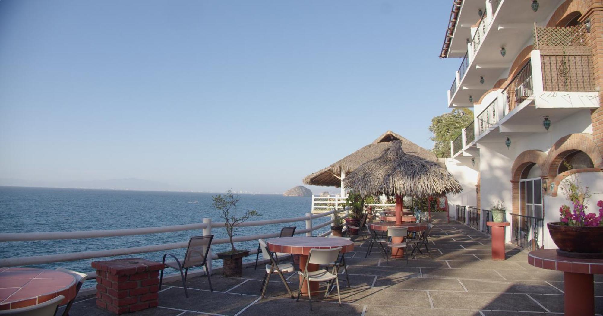 Traditional Sierra Leon Oceanfront Rooms - Adults Only プエルトバラータ エクステリア 写真