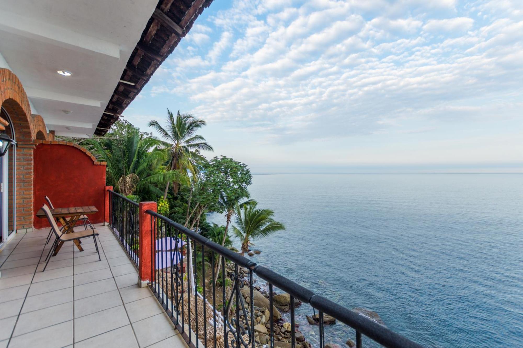 Traditional Sierra Leon Oceanfront Rooms - Adults Only プエルトバラータ エクステリア 写真
