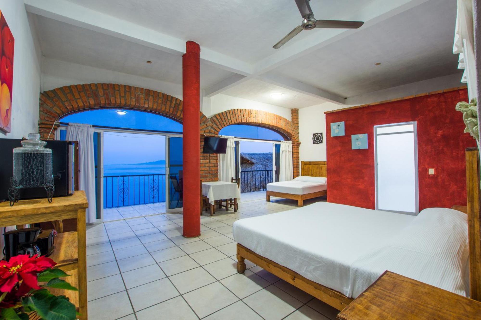 Traditional Sierra Leon Oceanfront Rooms - Adults Only プエルトバラータ エクステリア 写真