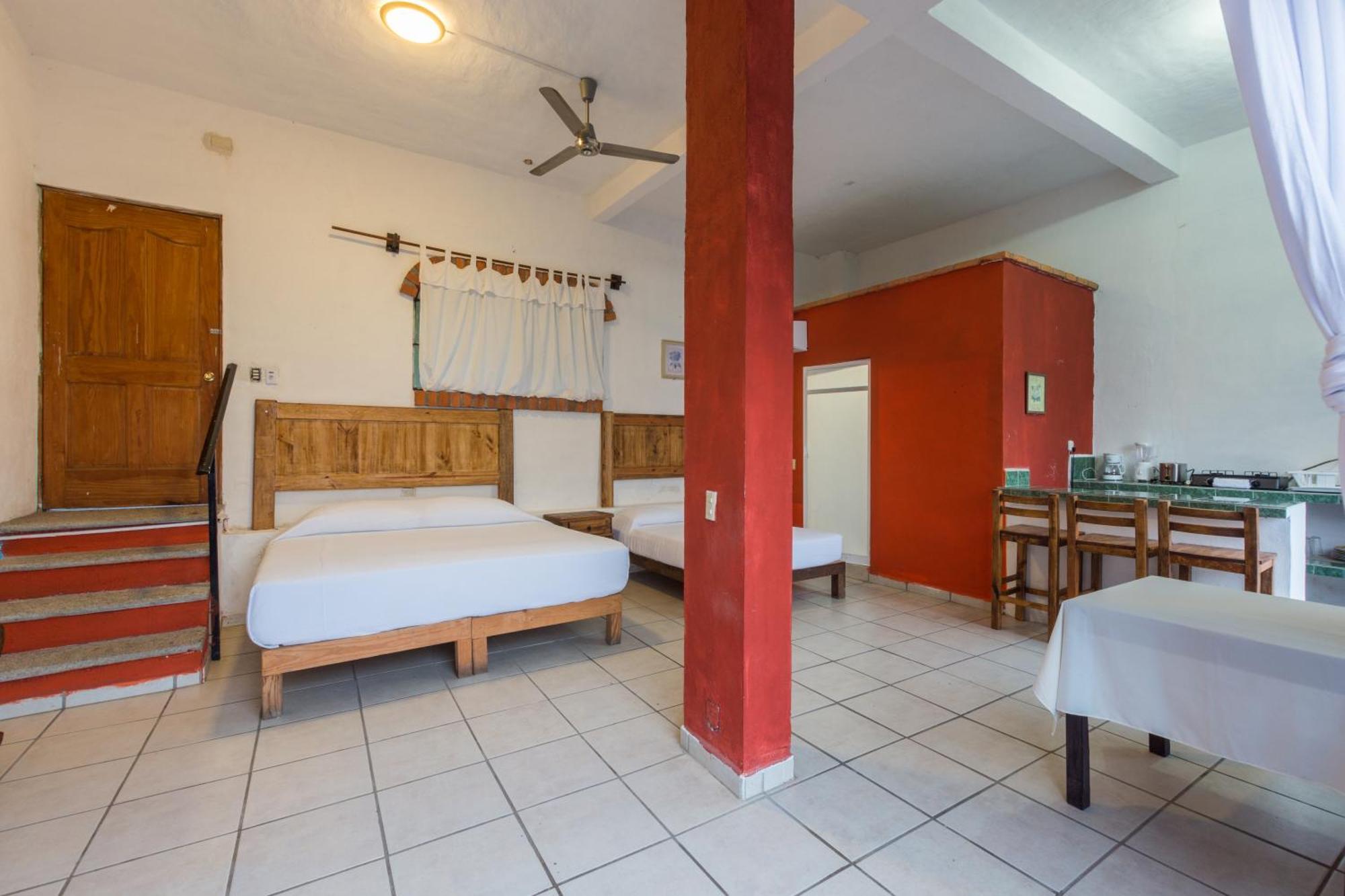 Traditional Sierra Leon Oceanfront Rooms - Adults Only プエルトバラータ エクステリア 写真