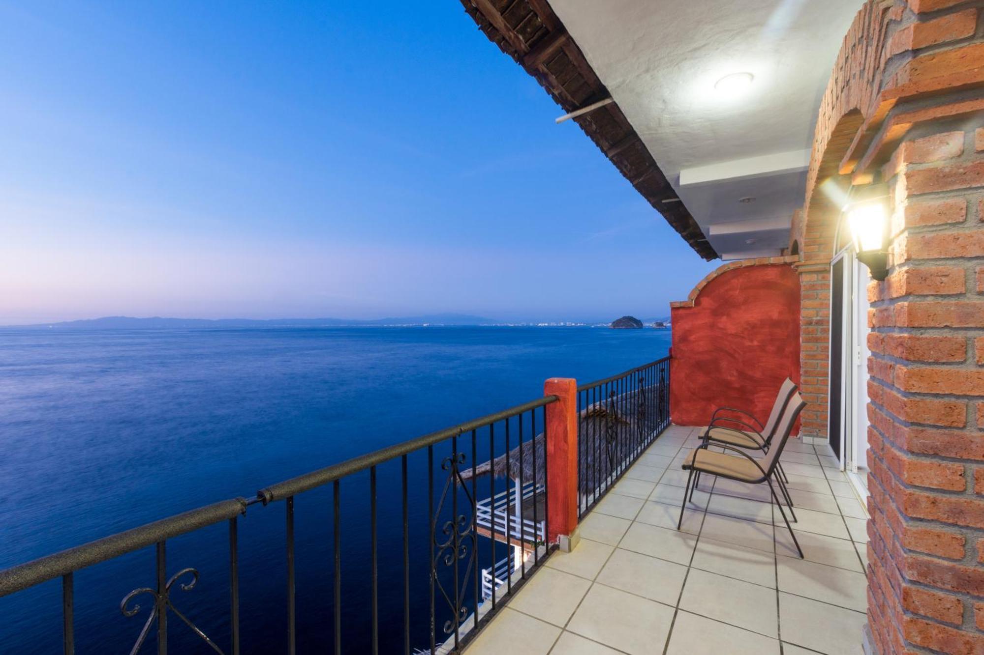 Traditional Sierra Leon Oceanfront Rooms - Adults Only プエルトバラータ エクステリア 写真