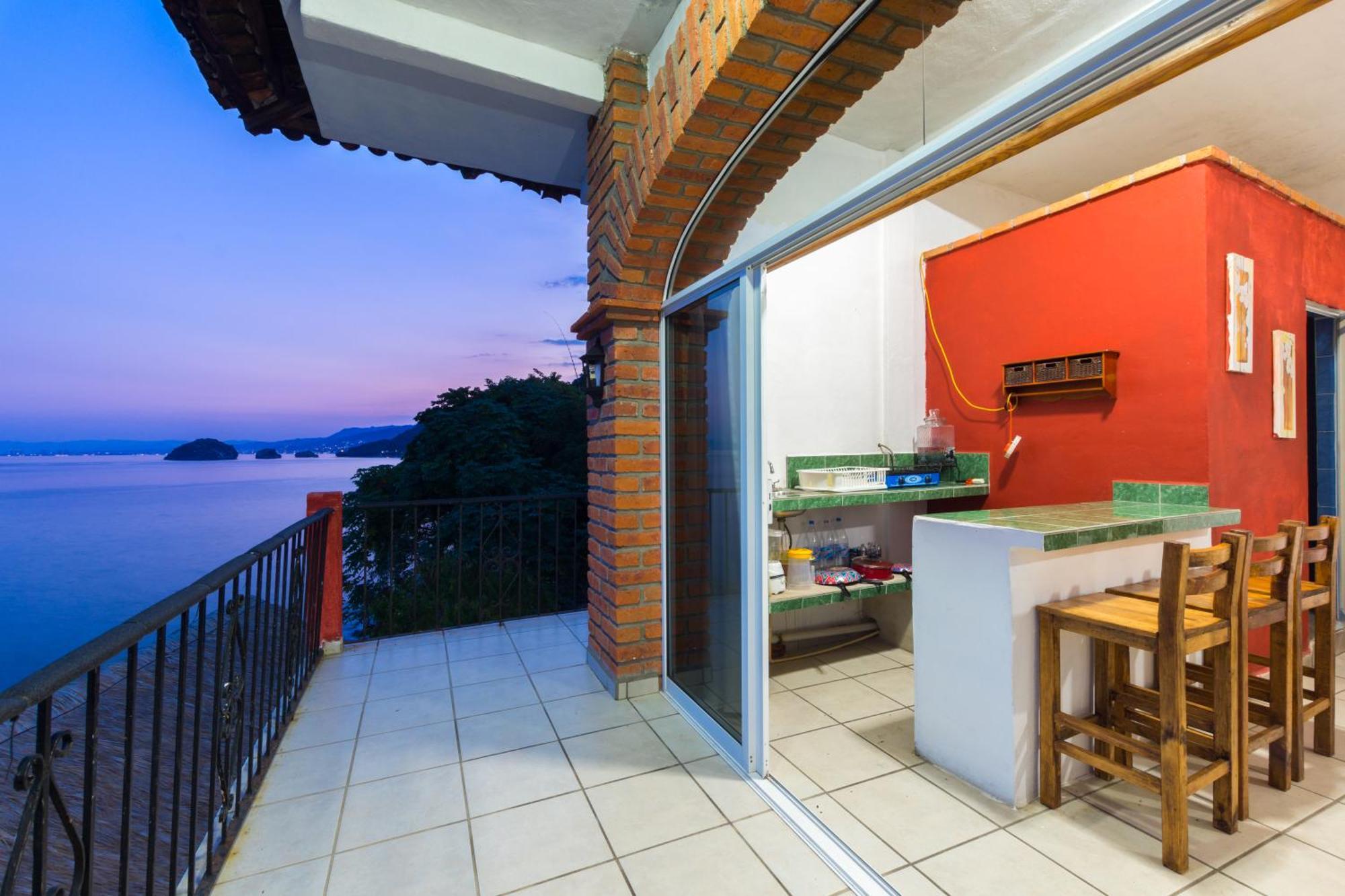 Traditional Sierra Leon Oceanfront Rooms - Adults Only プエルトバラータ エクステリア 写真