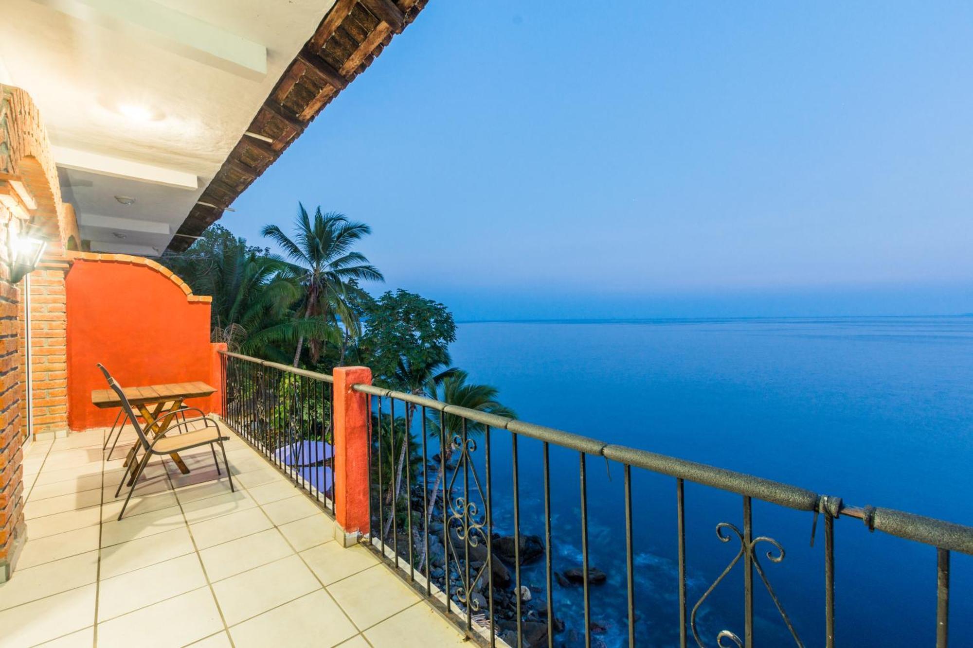 Traditional Sierra Leon Oceanfront Rooms - Adults Only プエルトバラータ エクステリア 写真