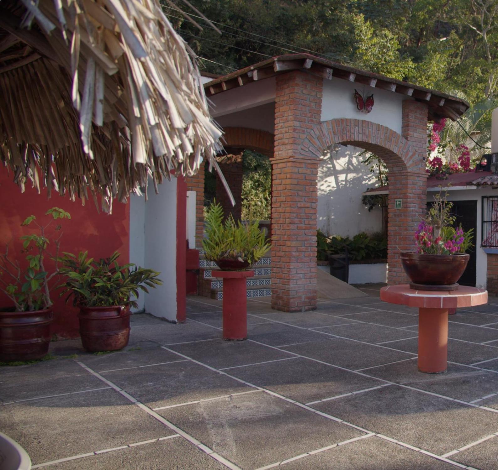 Traditional Sierra Leon Oceanfront Rooms - Adults Only プエルトバラータ エクステリア 写真